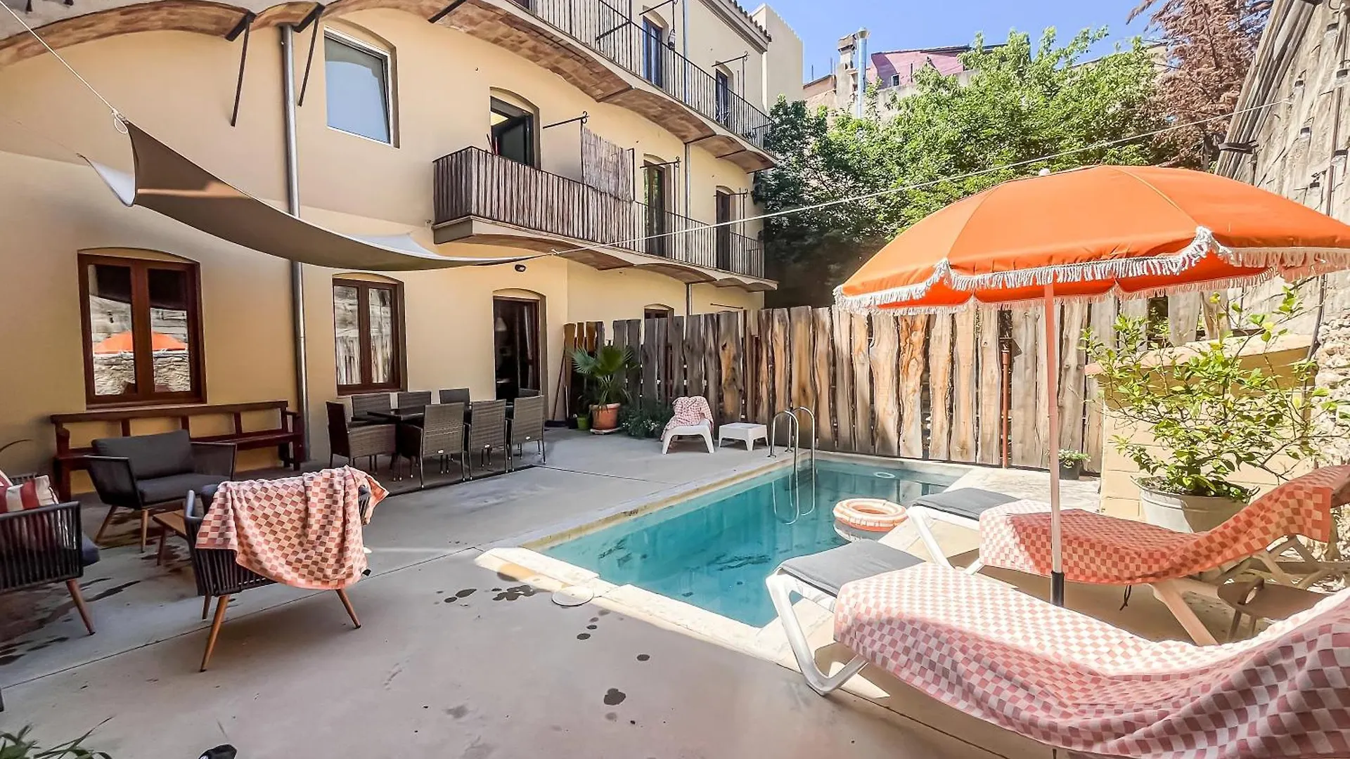 Aptw Pool In Heart Of Old Town Girona Apartment