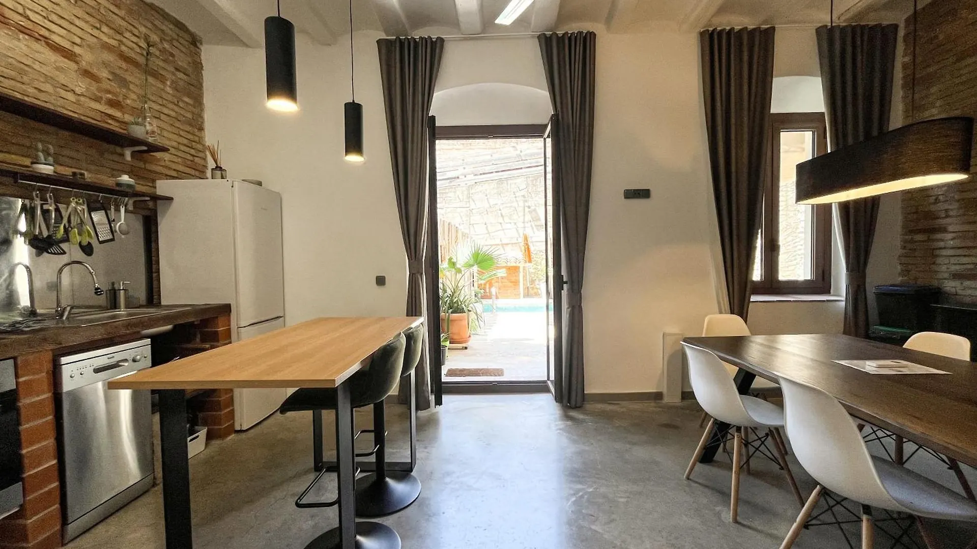 Aptw Pool In Heart Of Old Town Girona